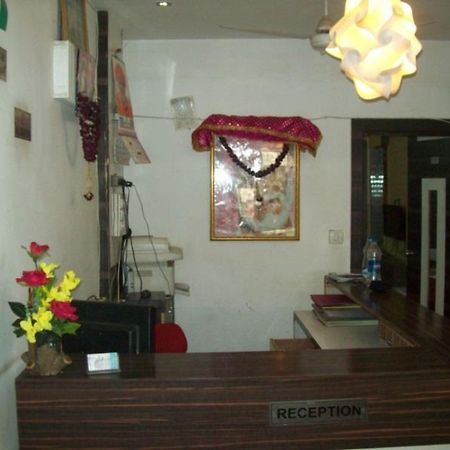 Hotel Mid - Way Inn Gandhinagar Exteriör bild
